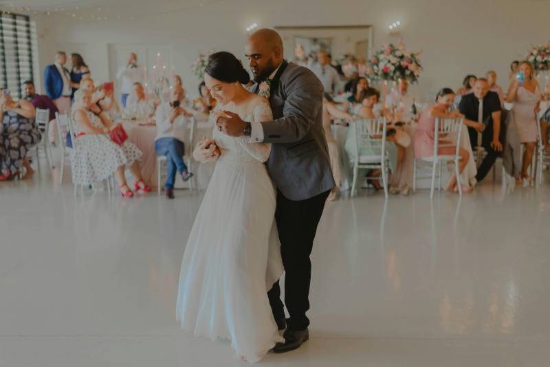 Comment préparer une ouverture de bal originale avec la danse kizomba pour surprendre vos invités